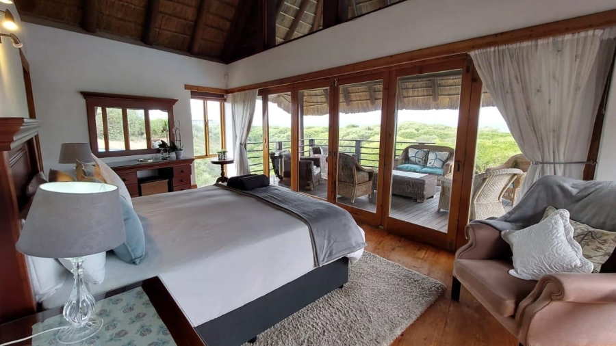 4 Bedroom Property for Sale in Paradise Beach Eastern Cape
